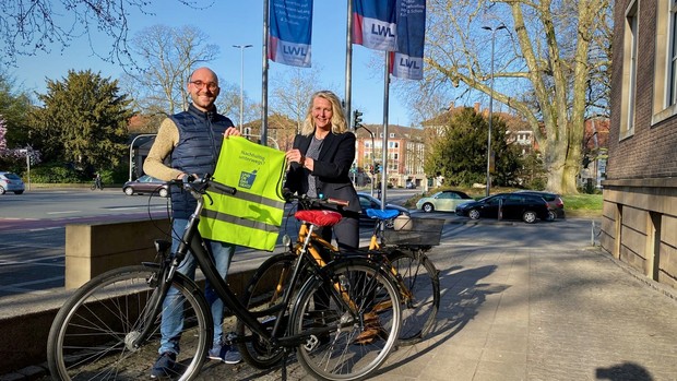 Birgit Neyer, Erste Landesrätin und Kämmerin des LWL und LWL-Mobilitätsmanager Felix Sewald Birgit Neyer, Erste Landesrätin und Kämmerin des LWL und LWL-Mobilitätsmanager Felix Sewald